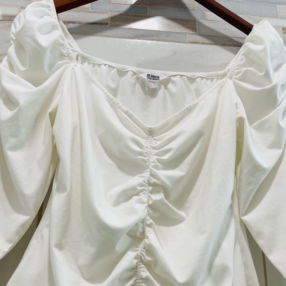 BB Dakota White Ruched Blouse - Picture 5 of 8